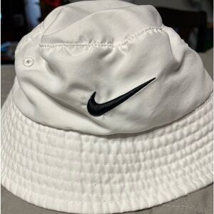 White bucket hat